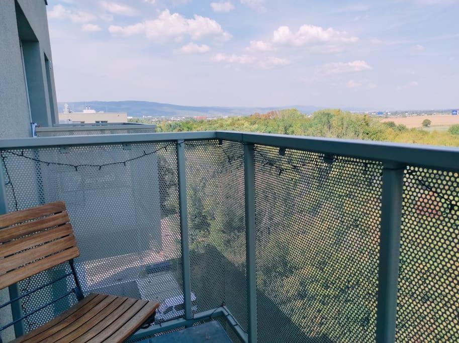 Airport Studio For Two, Free Parking, Airport View Bratislava Exterior photo